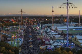 I Migliori Eventi e Consigli Essenziali per l'Oktoberfest a Francoforte sul Meno